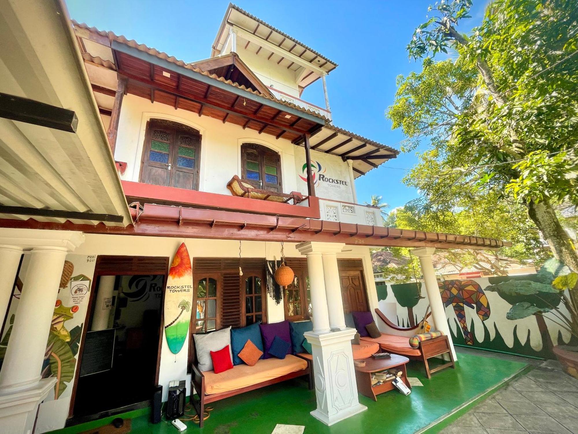 Rockstel Towers Hostel Unawatuna Buitenkant foto