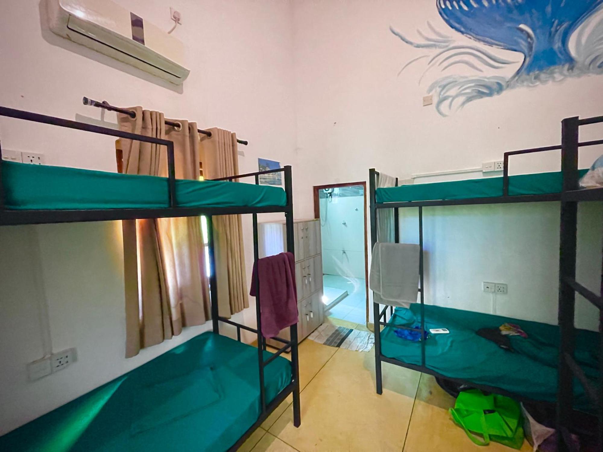 Rockstel Towers Hostel Unawatuna Buitenkant foto