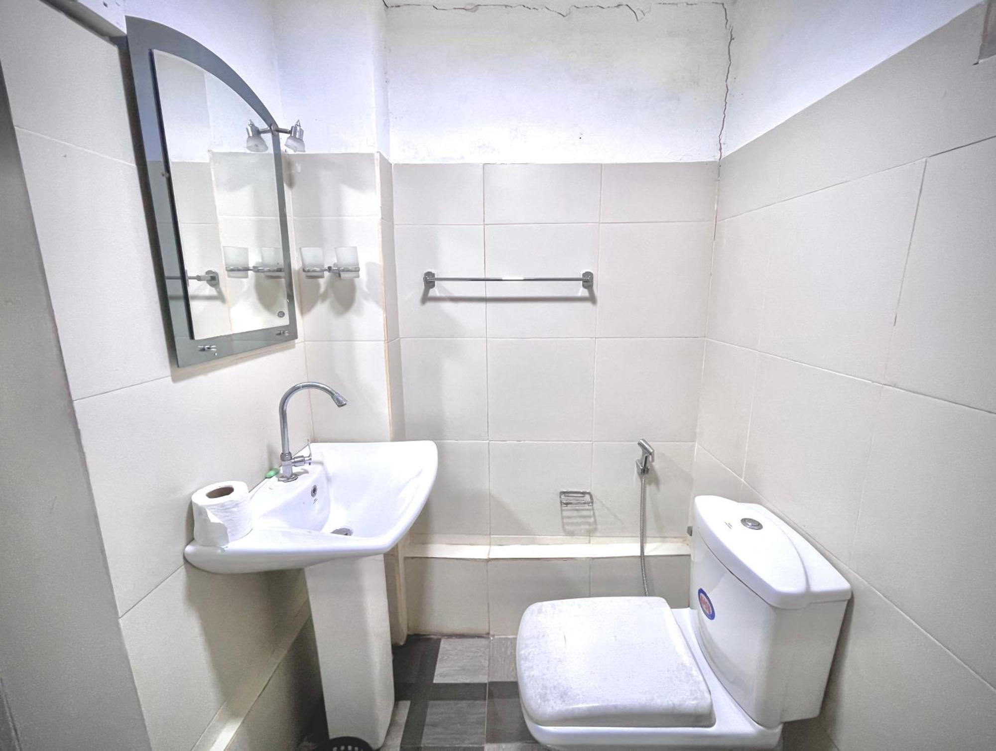 Rockstel Towers Hostel Unawatuna Buitenkant foto